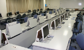 大阪聖母学院小学校 コンピューター室