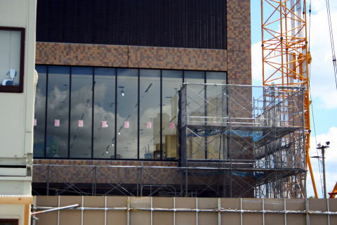 建設中の関西大学初等部の写真　8月　４