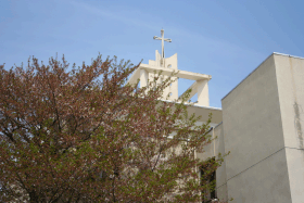 大阪聖母学院小学校 十字架